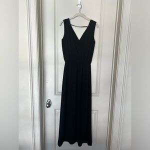 BLAQUE LABEL Maxi Dress. Size M in Black
